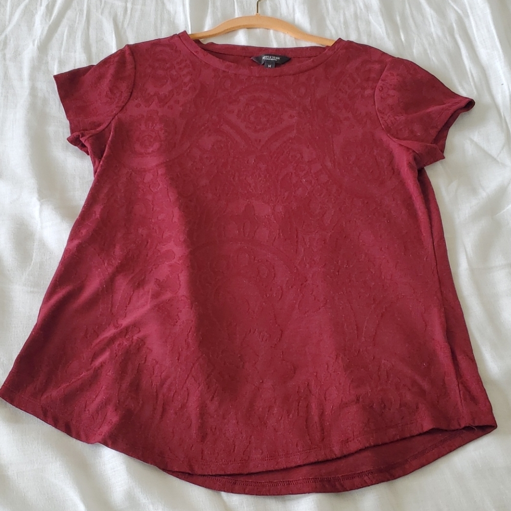 Simply Vera by Vera Wang jacquard berry/maroon tee